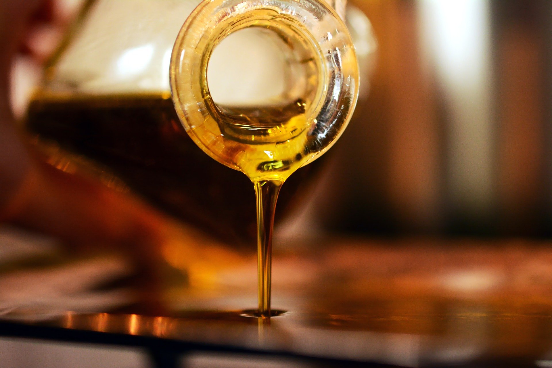 oil-4991420_1920 bouteille renversée